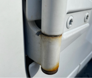 Jeep Door Hinge Rust - Lawsuit